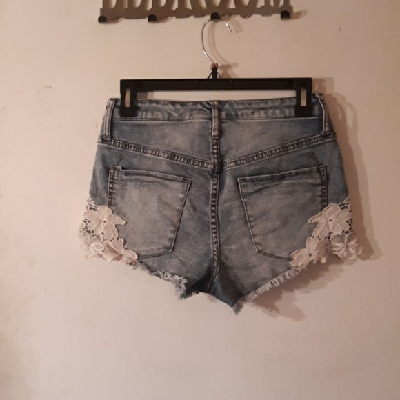 MOSSINO LACED SHORTS - Picture 3 of 4